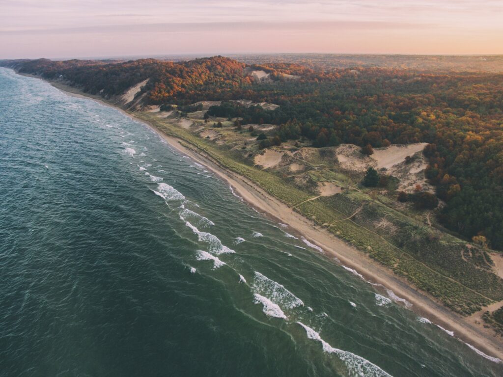 aaron burden DusR7CnbCNU unsplash